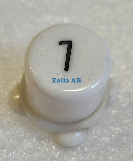 ASEA TRYCKKNAPP, VIT SYMBOL 7